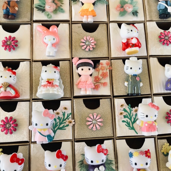 Three selective adorable Hello Kitty and friends 25 drawer set - Picture 3 of 9